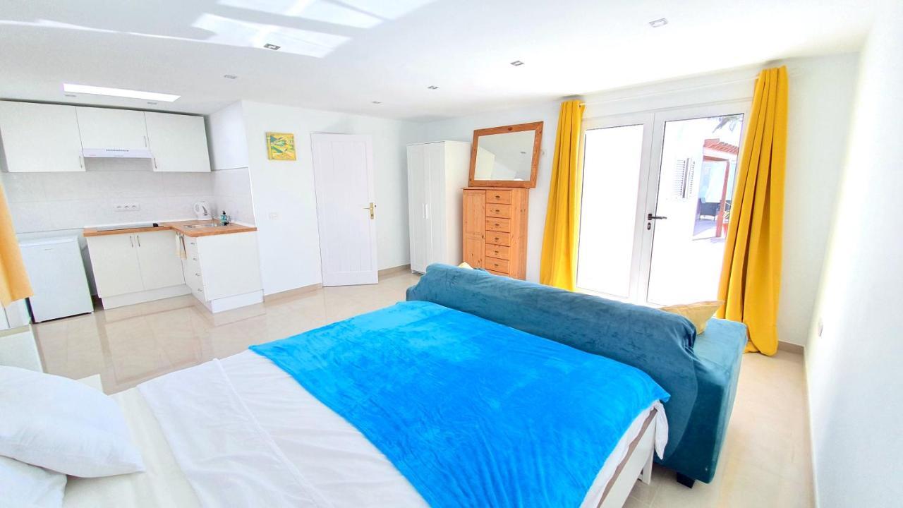Stunning Sea View Villa With 6 Bedrooms & Heated Pool - Villa Renaissance Playa Blanca  Exterior photo