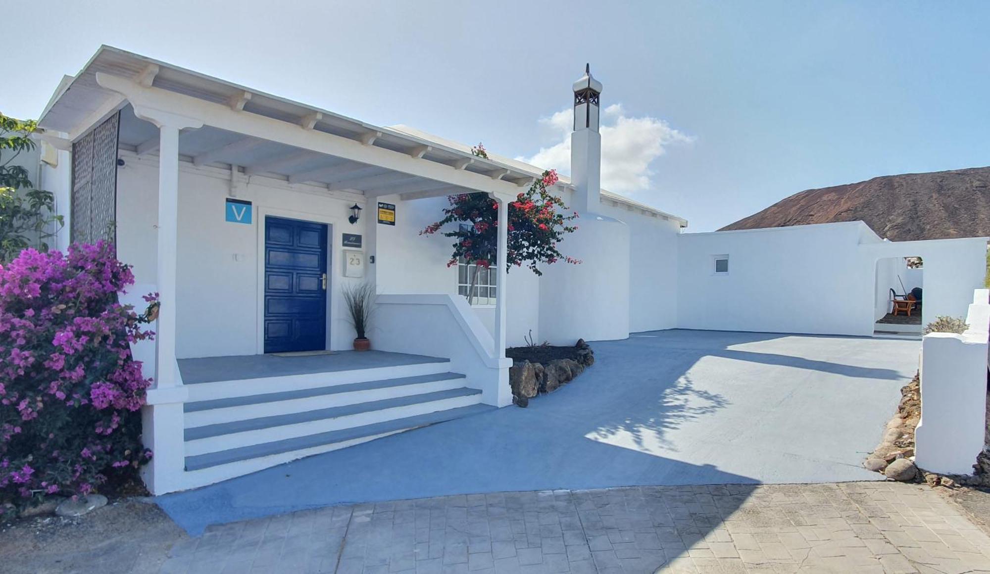 Stunning Sea View Villa With 6 Bedrooms & Heated Pool - Villa Renaissance Playa Blanca  Exterior photo