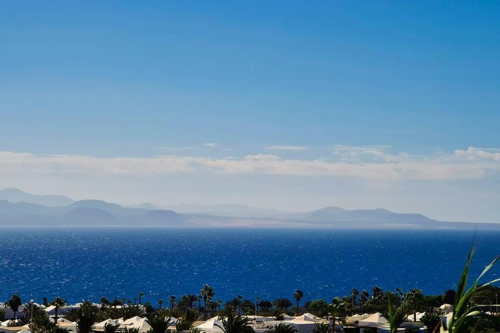 Stunning Sea View Villa With 6 Bedrooms & Heated Pool - Villa Renaissance Playa Blanca  Room photo